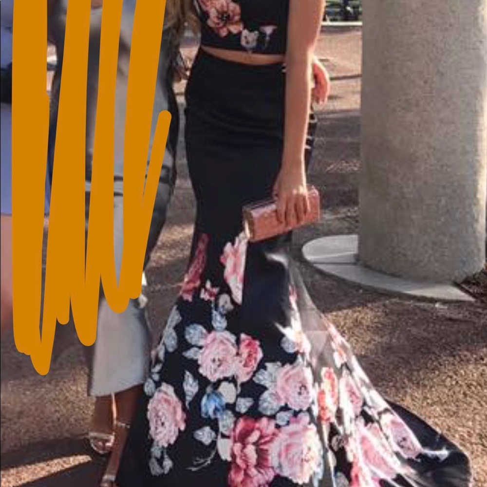 Prom dress - Picture 3 of 4